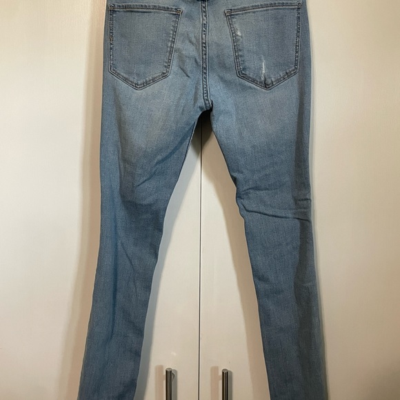 Hollister Skinny Jeans - Picture 2 of 3